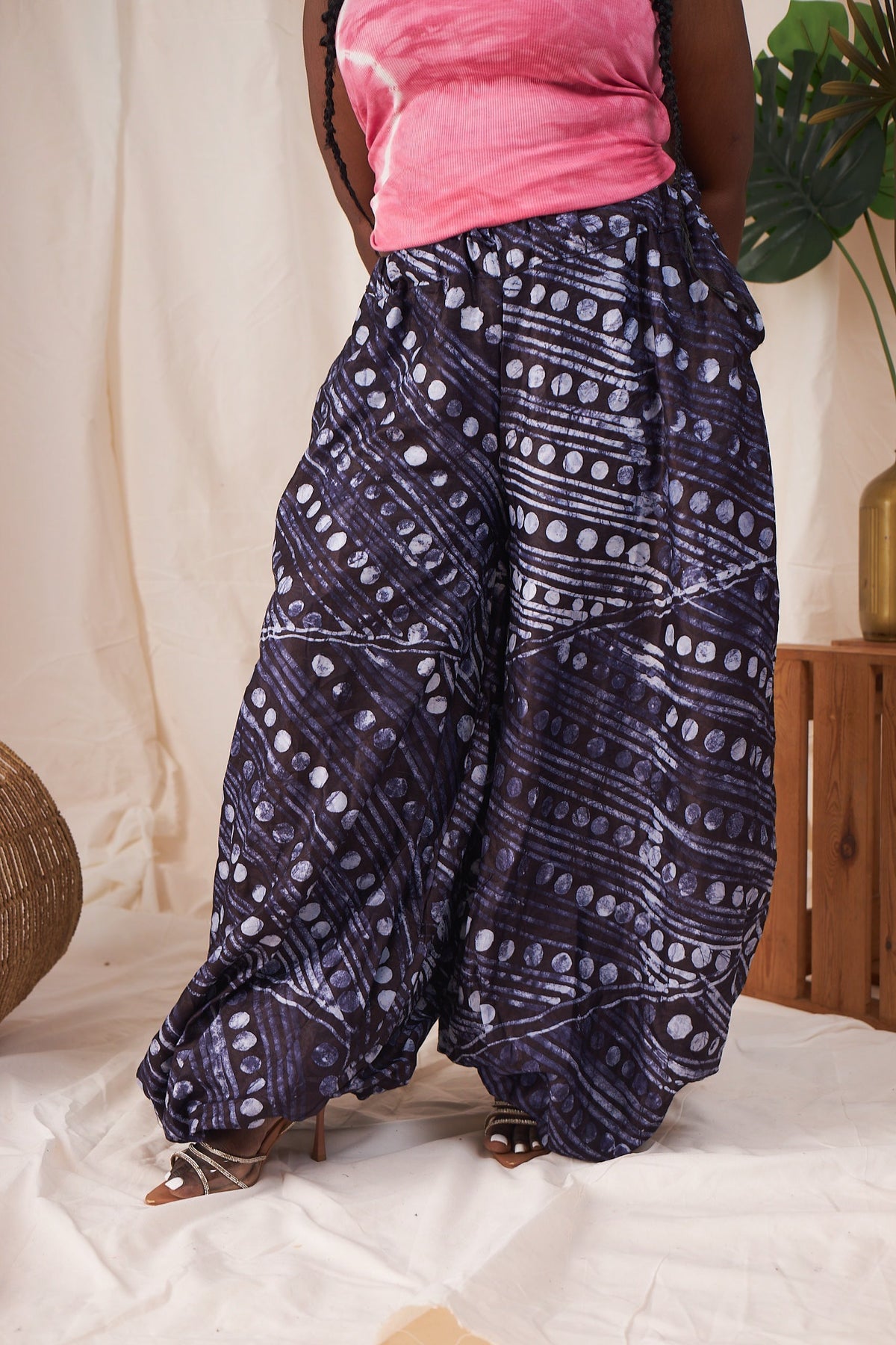 Safi balloon pants detail